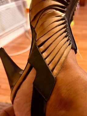 Vintage leather high heals. Black and Tan soft Leather fashionable cutout’s